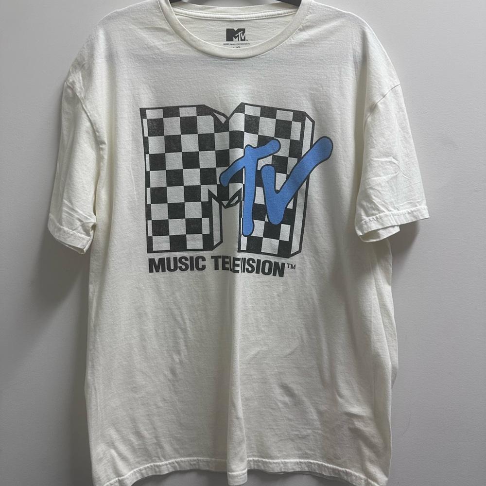NWOT MTV Graphic T-Shirt in White and Black Checkered